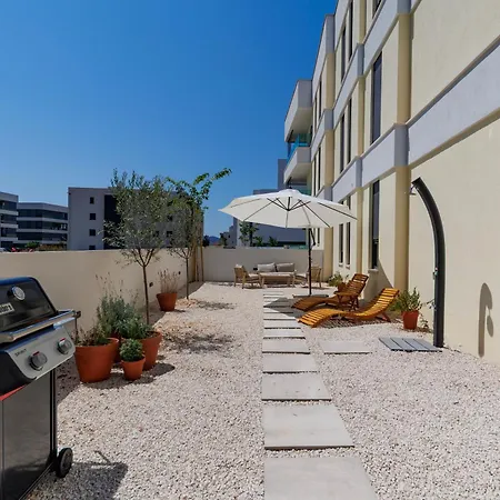 Luxury Sun Garden By Belmont Realty Apartment *