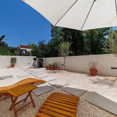 Luxury Sun Garden By Belmont Realty Appartamento