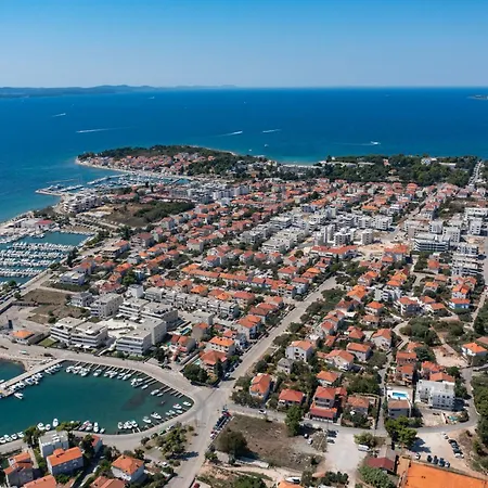 Luxury Sun Garden By Belmont Realty