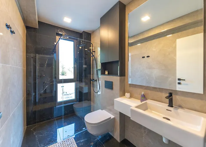 Luxury Sun Garden By Belmont Realty *