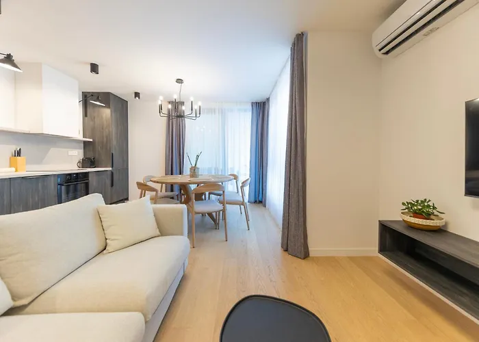 Luxury Sun Garden By Belmont Realty דירה