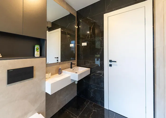 Luxury Sun Garden By Belmont Realty דירה