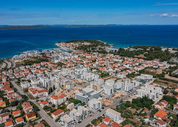 Luxury Sun Garden By Belmont Realty *